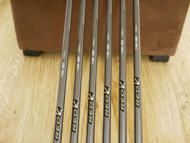 Iron set : PRGR : ชุดเหล็ก PRGR Red Titan Face (รุ่นปี 2018 หน้าเด้ง ตีไกลมาก) มีเหล็ก 6-Pw,Aw (6 ชิ้น) ก้านกราไฟต์ M-35 Flex R2