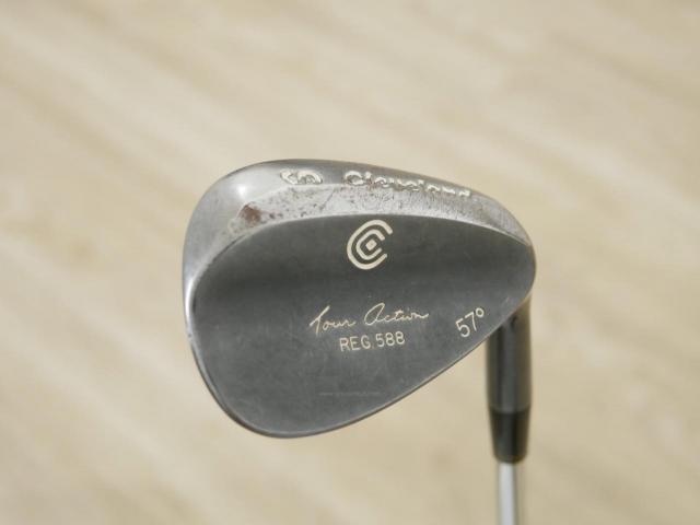 Wedge : Cleveland : Wedge Cleveland 588 Loft 57 ก้านเหล็ก Dynamic Gold R400