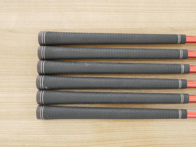 Iron set : PRGR : ชุดเหล็ก PRGR ID Nabla Red Titan (รุ่นท๊อปสุด หน้าเด้ง ไกลมาก) มีเหล็ก 6-Pw,Aw (6 ชิ้น) ก้านกราไฟต์ M-35 Flex R2