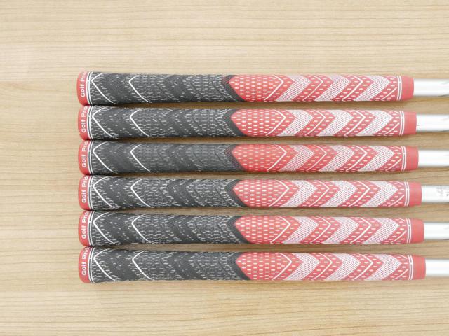 Iron set : Taylormade : ชุดเหล็ก Taylormade P790 (ตัวท้อปสุด ปี 2022 Japan Spec.) มีเหล็ก 5-Pw (6 ชิ้น) ก้านกราไฟต์ Fujikura MCI 90 Flex S