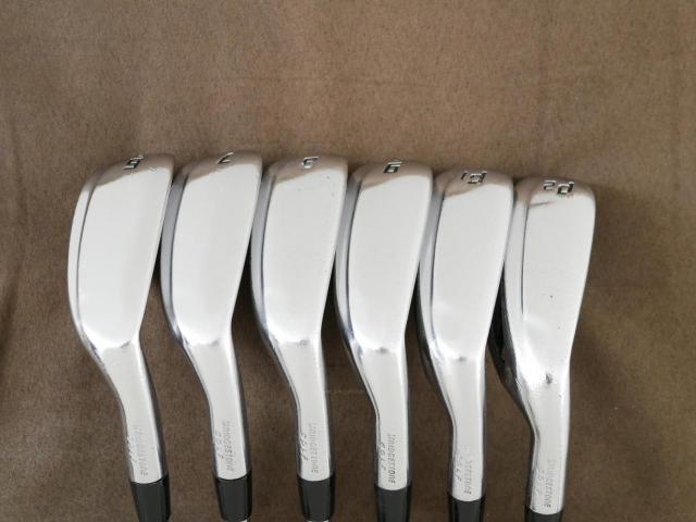 Iron set : Bridgestone : ชุดเหล็ก Bridgestone Tour B JGR HF1 Forged (รุ่นปี 2018 ตีไกลกว่าปกติ 2 เบอร์) มีเหล็ก 6-P1,P2 (6 ชิ้น) ก้านเหล็ก NS Pro Zelos 8 Flex R