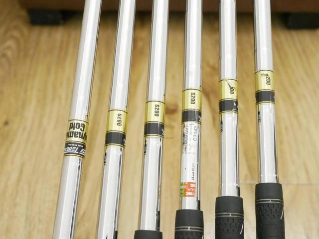 Iron set : Callaway : **มีตำหนิ** ชุดเหล็ก Callaway Collection (ตีง่าย ไกล Japan Spec) มีเหล็ก 5-Pw (6 ชิ้น) ก้านเหล็ก Dynamic Gold S200