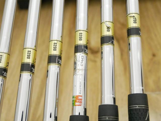 Iron set : Callaway : **มีตำหนิ** ชุดเหล็ก Callaway Collection (ตีง่าย ไกล Japan Spec) มีเหล็ก 5-Pw (6 ชิ้น) ก้านเหล็ก Dynamic Gold S200