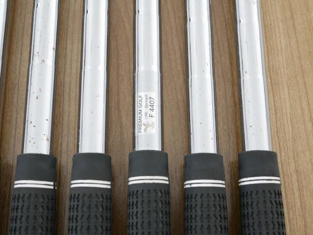 Iron set : Fourteen : ชุดเหล็ก Fourteen TC-550 มีเหล็ก 4-Pw (7 ชิ้น) ก้านเหล็ก NS Pro 950 Flex S