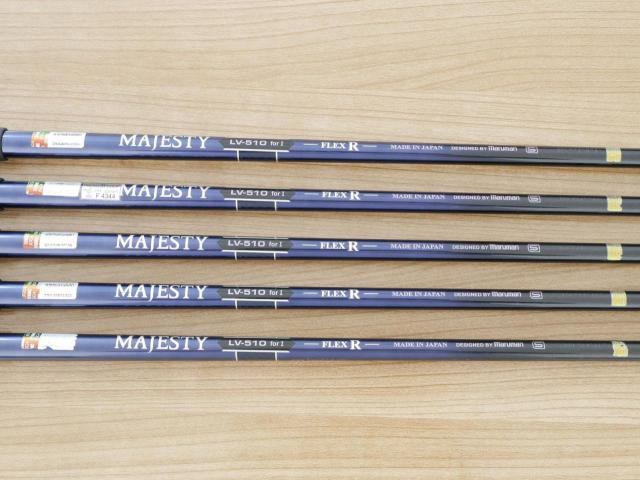 Iron set : Maruman : ชุดเหล็ก Maruman Majesty Royal Black (รุ่นท๊อปสุด ตีง่าย เด้ง ไกลมากๆ) มีเหล็ก 7-10,Pw (5 ชิ้น ระยะเทียบเท่า 6-Pw) ก้านกราไฟต์ Flex R