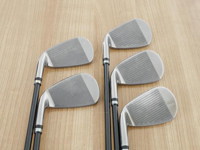 Iron set : Maruman : ชุดเหล็ก Maruman Majesty Royal Black (รุ่นท๊อปสุด ตีง่าย เด้ง ไกลมากๆ) มีเหล็ก 7-10,Pw (5 ชิ้น ระยะเทียบเท่า 6-Pw) ก้านกราไฟต์ Flex R