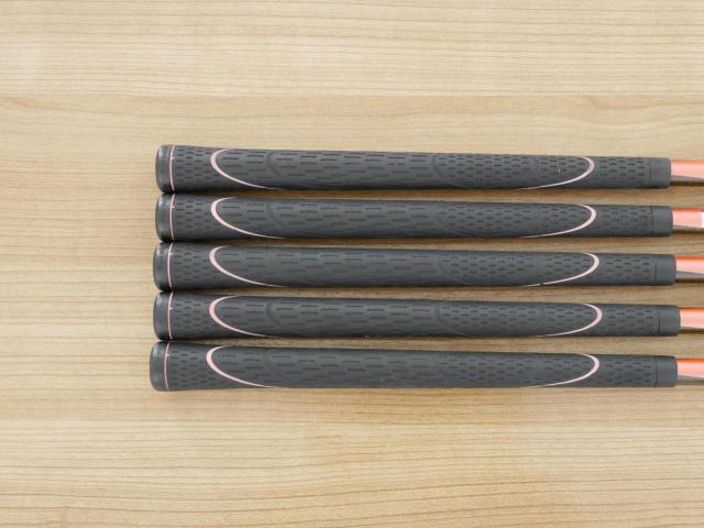 Lady club : All : **ขาดเหล็ก 8** ชุดเหล็ก Honma Beres ML502 (ตีง่าย เบา ไกล) มีเหล็ก 7-11,Sw (5 ชิ้น) ก้านกราไฟต์ ARMRQ UD40 FLex L (2 ดาว)
