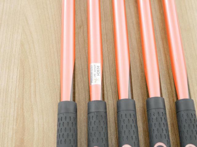 Lady club : All : **ขาดเหล็ก 8** ชุดเหล็ก Honma Beres ML502 (ตีง่าย เบา ไกล) มีเหล็ก 7-11,Sw (5 ชิ้น) ก้านกราไฟต์ ARMRQ UD40 FLex L (2 ดาว)