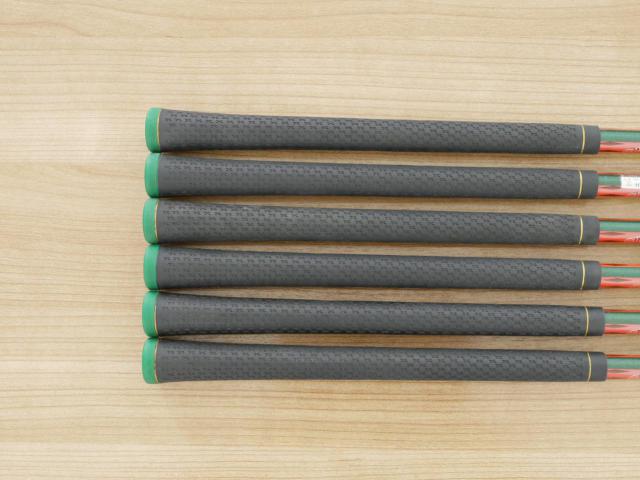 Iron set : Other Brand : ชุดเหล็ก ENA SP (ตีง่าย เบา สบาย) มีเหล็ก 7-Pw,Aw,Sw (6 ชิ้น) ก้านกราไฟต์ Flex R