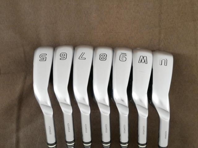Iron set : Ping : ชุดเหล็ก Ping G425 (รุ่นปี 2021 Japan Spec. ใบใหญ่ ง่าย ไกล) มีเหล็ก 5-Pw,Aw (7 ชิ้น) ก้านเหล็ก Dynamic Gold S200