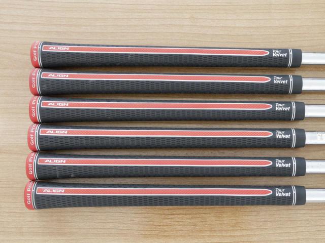 Iron set : Taylormade : ชุดเหล็ก Taylormade M4 (รุ่นปี 2018) มีเหล็ก 5-Pw (6 ชิ้น) ก้านเหล็ก REAX Japan SPEC 90 Flex S