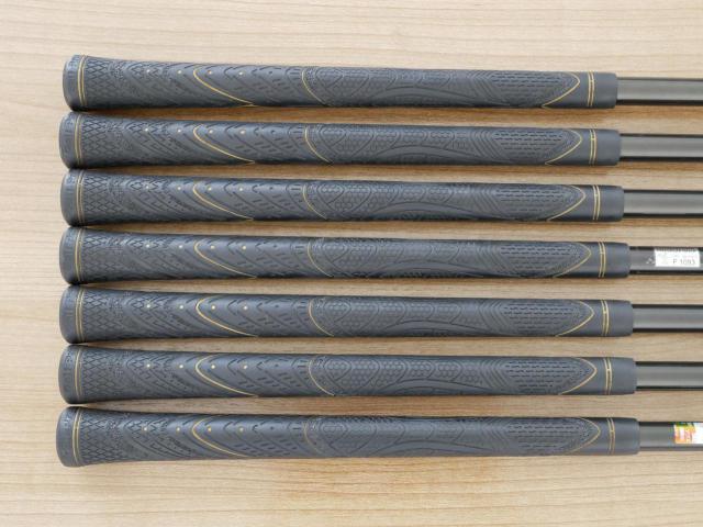 Iron set : Maruman : ชุดเหล็ก Maruman Majesty Vanquich XR (รุ่นท๊อปสุด ตีง่าย ไกลมาก ของใหม่ 7 หมื่นบาท) มีเหล็ก 5-10,Pw (7 ชิ้น) ก้านกราไฟต์ Flex R