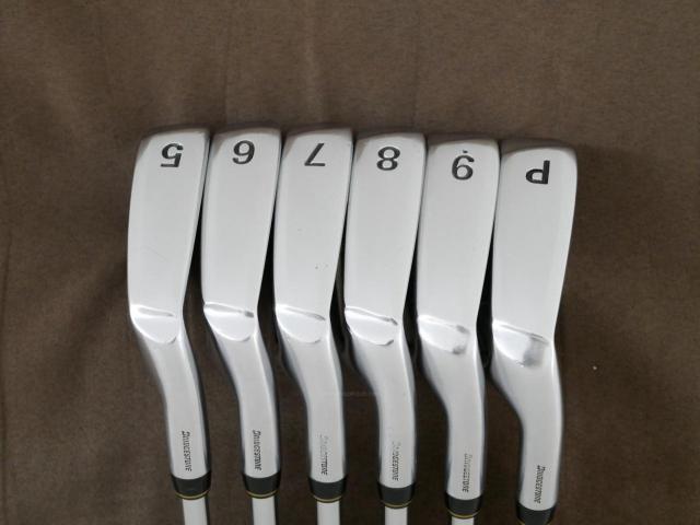 Iron set : Tourstage : ชุดเหล็ก Tourstage V300 III (Forged) มีเหล็ก 5-Pw (6 ชิ้น) ก้านเหล็ก NS Pro 950 Flex R