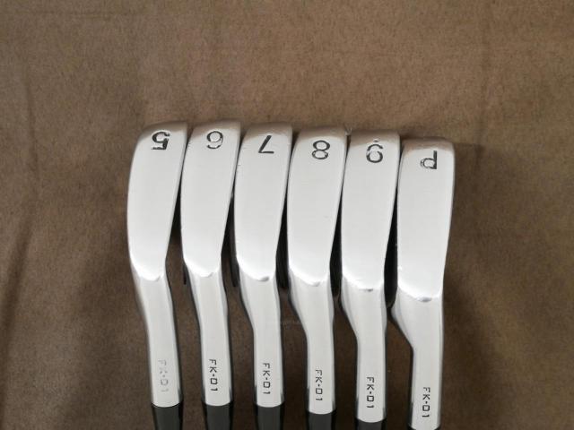 Iron set : Other Brand : **มีตำหนิ** ชุดเหล็ก Fujimoto FG FK-01 Forged (นุ่ม แน่นมากๆๆ หายาก High End สุดๆ) มีเหล็ก 5-Pw (6 ชิ้น) ก้านเหล็ก Dynamic Gold 120 S200