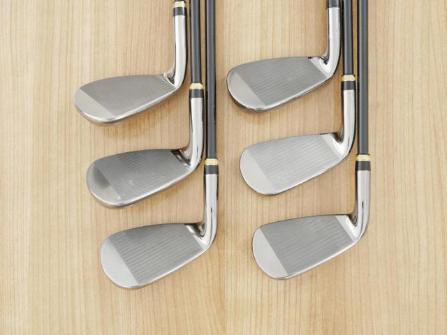 Iron set : Maruman : ชุดเหล็ก Maruman Majesty Royale (รุ่นท๊อปสุด ปี 2021 ของใหม่ 8 หมื่นบาท) มีเหล็ก 7-10,Pw,Aw (6 ชิ้น เบอร์ 6 ตีระยะเท่าเบอร์ 5 ของรุ่นอื่น) ก้านกราไฟต์ Flex R