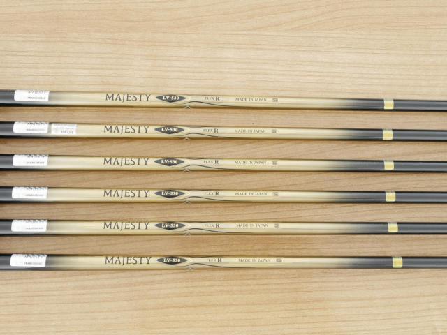 Iron set : Maruman : ชุดเหล็ก Maruman Majesty Royale (รุ่นท๊อปสุด ปี 2021 ของใหม่ 8 หมื่นบาท) มีเหล็ก 7-10,Pw,Aw (6 ชิ้น เบอร์ 6 ตีระยะเท่าเบอร์ 5 ของรุ่นอื่น) ก้านกราไฟต์ Flex R