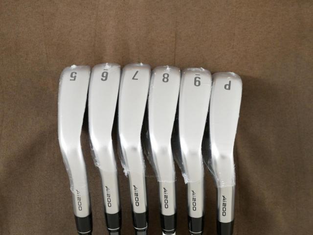 Iron set : Callaway : **ของใหม่ ยังไม่แกะพลาสติก** ชุดเหล็ก Callaway APEX Ai200 Forged (รุ่นล่าสุด ออกปี 2024) มีเหล็ก 5-Pw (6 ชิ้น) ก้านกราไฟต์ UST Mamiya RECOIL DART 6 Flex R