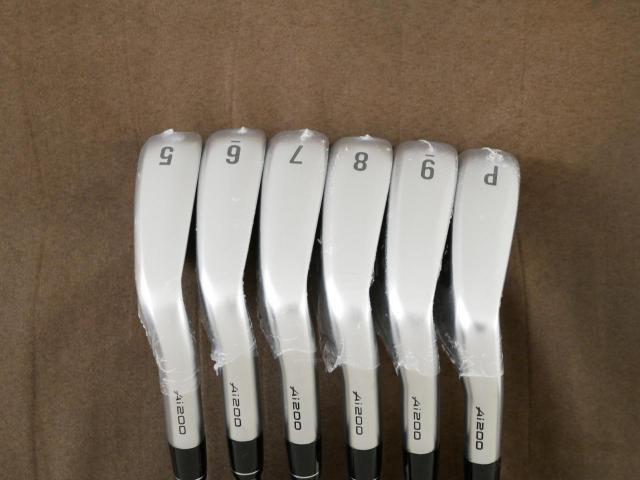 Iron set : Callaway : **ของใหม่ ยังไม่แกะพลาสติก** ชุดเหล็ก Callaway APEX Ai200 Forged (รุ่นล่าสุด ออกปี 2024) มีเหล็ก 5-Pw (6 ชิ้น) ก้านกราไฟต์ UST Mamiya RECOIL DART 6 Flex R