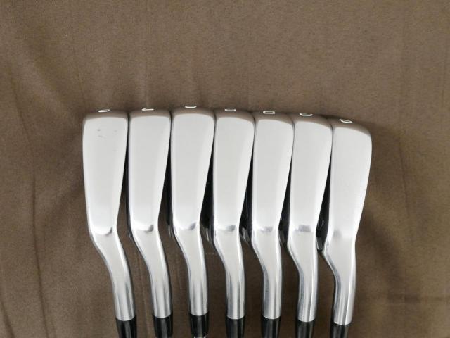 Iron set : Mizuno : ชุดเหล็ก Mizuno JPX 900 Speed Metal (ออกปี 2018 ตัวท้อป COR 0.832 หน้าเด้งสุดๆ) มีเหล็ก 6-Pw,Aw,Sw (7 ชิ้น) ก้านเหล็ก Dynamic Gold 105 R300