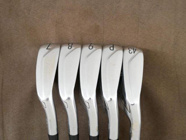 Iron set : Titleist : **มีตำหนิ** ชุดเหล็ก Titleist T400 (รุ่นล่าสุด ออกปี 2023 ตีง่ายที่สุด ไกลที่สุด) มีเหล็ก 7-Pw,43 (5 ชิ้น) ก้านกราไฟต์ Titleist 3D401 i50 Flex R