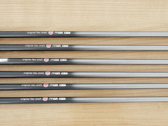 Iron set : PRGR : ชุดเหล็กกระเทย PRGR NEW Egg (ปี 2020 ตีง่ายและไกลมากๆ เด้งสุดๆ COR 0.82) มีเหล็ก 6-Pw,Aw (6 ชิ้น) ก้านกราไฟต์ M-37 Flex R