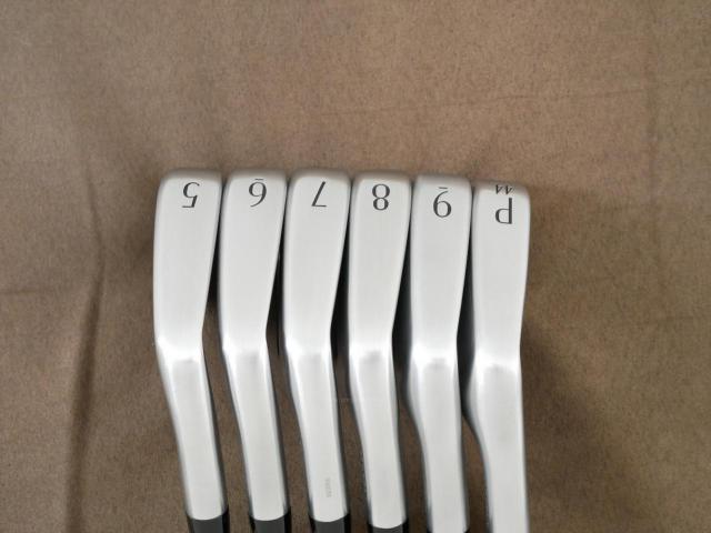 Iron set : Titleist : ชุดเหล็ก Titleist T150 Forged (รุ่นล่าสุด ออกปี 2025 นุ่ม แน่น คม) มีเหล็ก 5-Pw (6 ชิ้น) ก้านเหล็ก True Temper AMT Silver Flex S