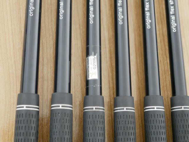 Iron set : PRGR : ชุดเหล็กกระเทย PRGR NEW Egg (ปี 2020 ตีง่ายและไกลมากๆ เด้งสุดๆ COR 0.82) มีเหล็ก 6-Pw,Aw (6 ชิ้น) ก้านกราไฟต์ M-37 Flex R