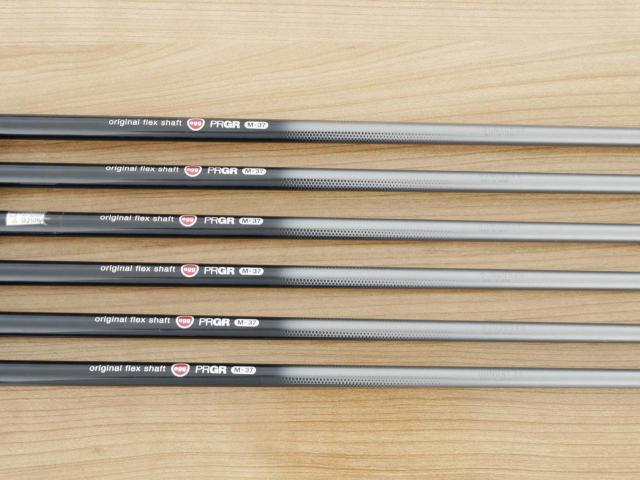 Iron set : PRGR : ชุดเหล็กกระเทย PRGR NEW Egg (ปี 2020 ตีง่ายและไกลมากๆ เด้งสุดๆ COR 0.82) มีเหล็ก 6-Pw,Aw (6 ชิ้น) ก้านกราไฟต์ M-37 Flex R