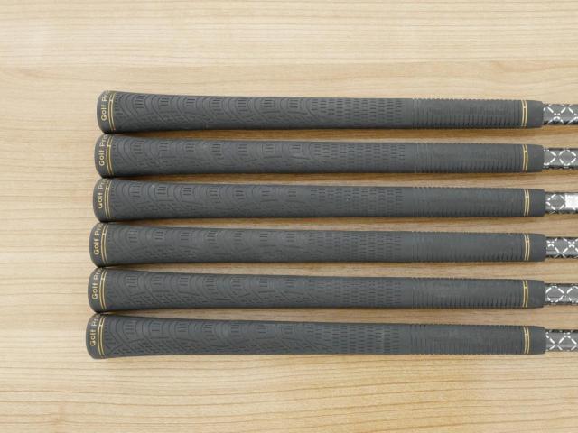 Iron set : Honma : ชุดเหล็ก Honma Beres 09 Forged Black (รุ่นล่าสุด ออกปี 2024 สวยมากๆ) มีเหล็ก 6-11 (6 ชิ้น เทียบเท่า 6-Pw) ก้าน ARMRQ FX Flex R