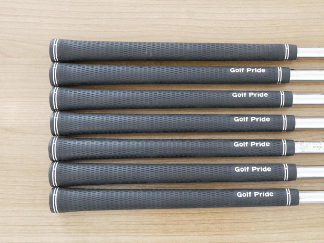 Iron set : Taylormade : ชุดเหล็ก Taylormade R11 มีเหล็ก 4-Pw (7 ชิ้น) ก้านเหล็ก NS Pro 950 Flex R