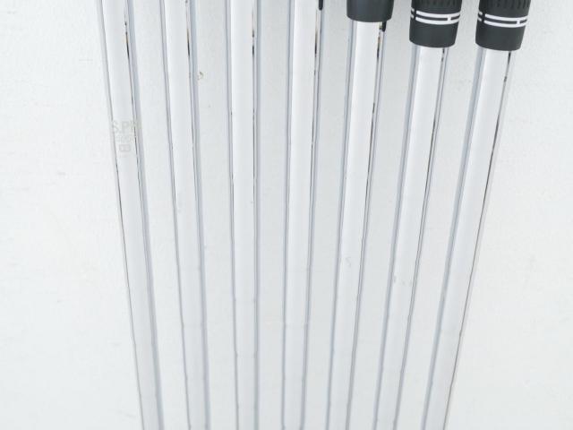 Iron set : Taylormade : ชุดเหล็ก Taylormade R11 มีเหล็ก 4-Pw (7 ชิ้น) ก้านเหล็ก NS Pro 950 Flex R