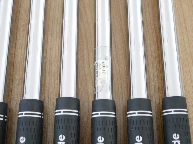 Iron set : Taylormade : ชุดเหล็ก Taylormade R11 มีเหล็ก 4-Pw (7 ชิ้น) ก้านเหล็ก NS Pro 950 Flex R