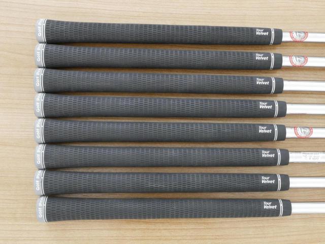 Iron set : Taylormade : ชุดเหล็ก Taylormade P770 Forged (ปี 2021 นุ่ม แน่น) มีเหล็ก 3-Pw (8 ชิ้น) ก้านเหล็ก Dynamic Gold EX Weight Lock Tour Issue S200