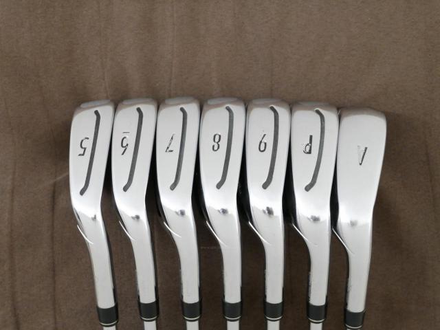Iron set : Taylormade : ชุดเหล็ก Taylormade Gloire (รุ่นท๊อปสุด Japan Spec. ใบใหญ่ ตีง่าย ไกล) มีเหล็ก 5-Pw,Aw (7 ชิ้น) ก้านเหล็ก NS Pro 950 Flex S