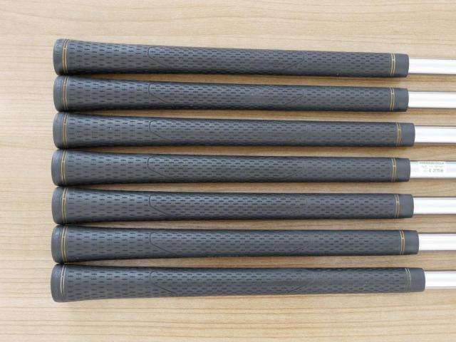 Iron set : Taylormade : ชุดเหล็ก Taylormade Gloire (รุ่นท๊อปสุด Japan Spec. ใบใหญ่ ตีง่าย ไกล) มีเหล็ก 5-Pw,Aw (7 ชิ้น) ก้านเหล็ก NS Pro 950 Flex S