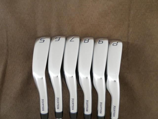 Iron set : Fourteen : ชุดเหล็ก Fourteen TC-530 Forged (นุ่มมากๆ เป็นเหล็ก S25C) มีเหล็ก 5-Pw (6 ชิ้น) ก้านเหล็ก NS Pro 950 Flex R