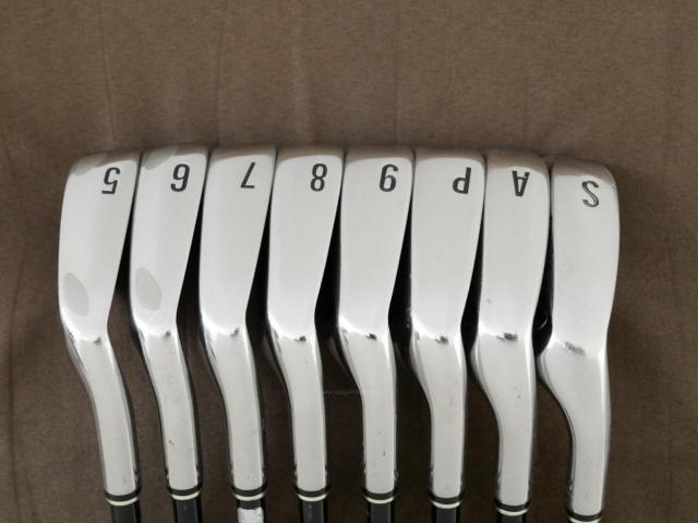 Iron set : Other Brand : ชุดเหล็ก Srixon GIE (ใบใหญ่ ตีง่าย) มีเหล็ก 5-Pw,Aw,Sw (8 ชิ้น) ก้านกราไฟต์ Miyazaki 61 Flex R