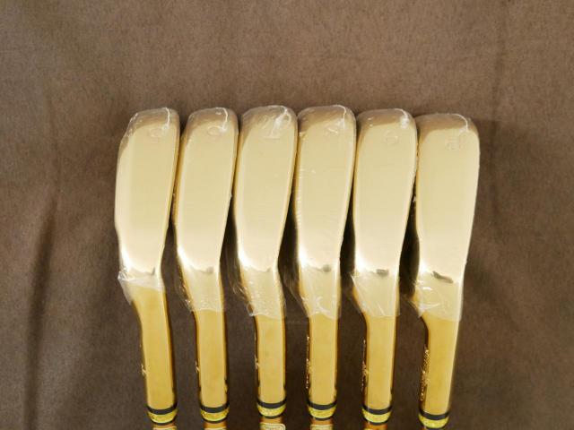 Iron set : Other Brand : **ของใหม่ ยังไม่แกะพลาสติก** ชุดเหล็ก Mutsumi Honma MH777 One Length (ใบใหญ่ ตีง่าย ไกล) มีเหล็ก 5-Pw (6 ชิ้น) ก้านกราไฟต์ Flex R