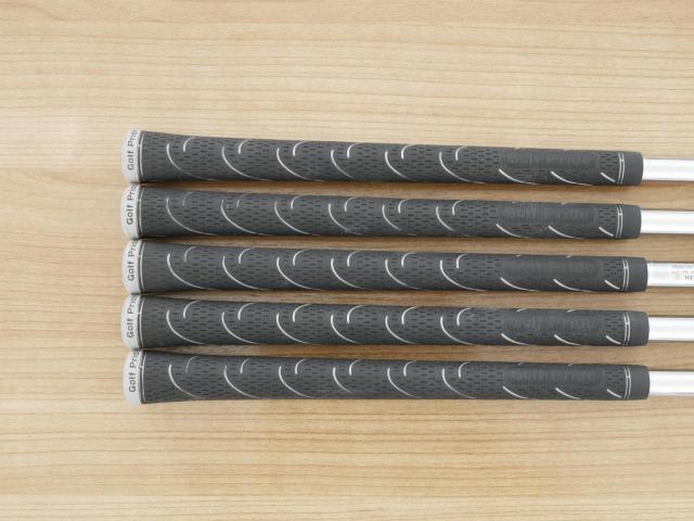 Iron set : Callaway : ชุดเหล็ก Callaway Big Bertha (ออกปี 2023 ตีง่ายที่สุดของ Callaway) มีเหล็ก 6-Pw (5 ชิ้น) ก้านเหล็ก NS Pro 950 Neo Flex S
