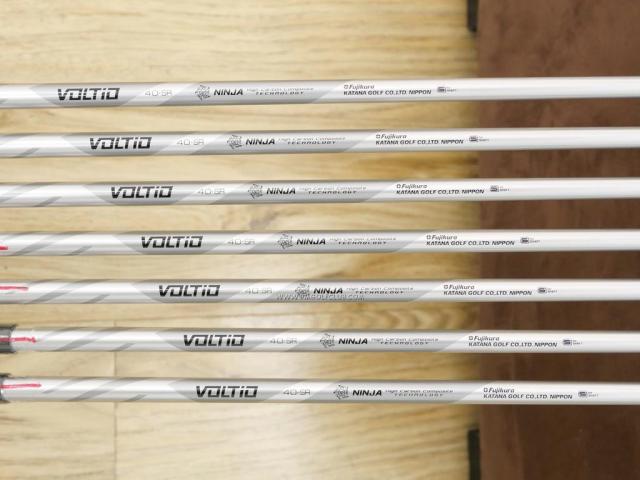 Iron set : Katana : **ของใหม่ ยังไม่แกะพลาสติก** ชุดเหล็ก Katana Voltio NINJA Model V (ปี 2020 หน้าเด้ง ตีไกล) มีเหล็ก 6-Pw,Aw,Sw (7 ชิ้น) ก้านกราไฟต์ Fujikura Voltio 40 Flex SR