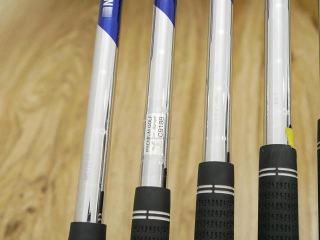 Iron set : Bridgestone : ชุดเหล็ก Bridgestone Tour B JGR HF1 Forged (รุ่นปี 2018 ตีไกลกว่าปกติ 2 เบอร์) มีเหล็ก 7-P1,P2,Aw,Sw (7 ชิ้น) ก้านเหล็ก NS Pro Zelos 8 Flex R