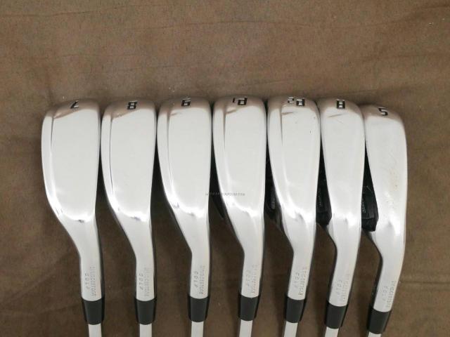 Iron set : Bridgestone : ชุดเหล็ก Bridgestone Tour B JGR HF1 Forged (รุ่นปี 2018 ตีไกลกว่าปกติ 2 เบอร์) มีเหล็ก 7-P1,P2,Aw,Sw (7 ชิ้น) ก้านเหล็ก NS Pro Zelos 8 Flex R