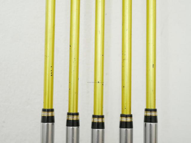 Iron set : Honma : **ก้าน 3 ดาว** ชุดเหล็ก Honma Beres IS-05 Forged (รุ่นปี 2017) มีเหล็ก 6-10 (5 ชิ้น) ก้าน ARMRQ ∞ (48) Flex R (3 ดาว)