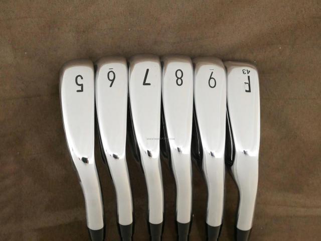 Iron set : Titleist : ชุดเหล็ก Titleist T200 (รุ่นปี 2020) มีเหล็ก 5-Pw (6 ชิ้น) ก้านกราไฟต์ Mitsubishi KUROKAGE 60i Flex R
