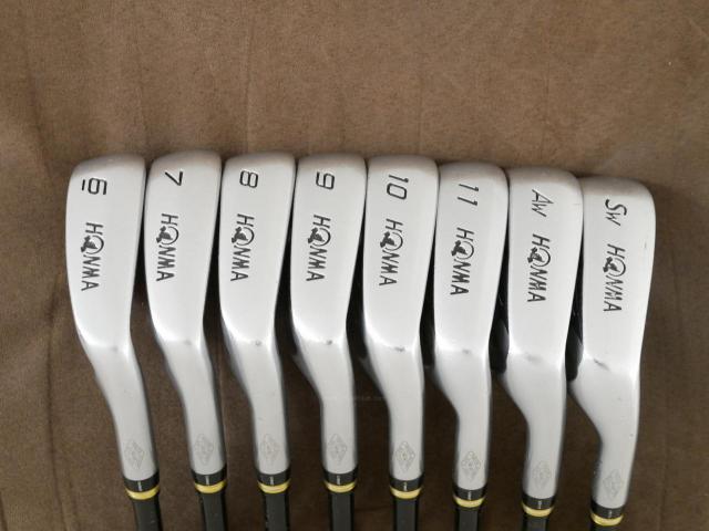 Iron set : Honma : **มีตำหนิ** ชุดเหล็ก Honma Beres IS-02 (หน้าเด้ง Forged) มีเหล็ก 6-11,Aw,Sw (8 ชิ้น เทียบเท่า 5-Pw,Aw,Sw) ก้าน ARMRQ 6 (49) Flex R (2 ดาว)