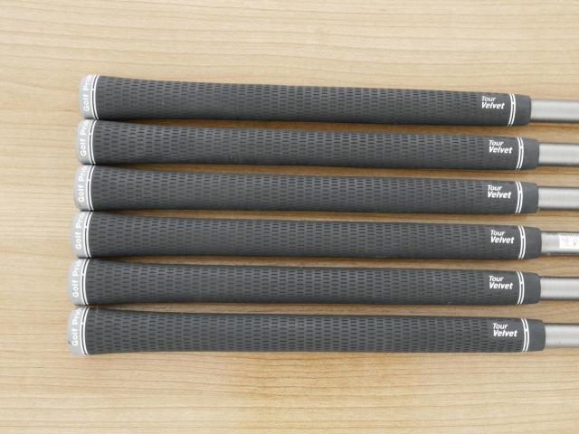Iron set : Titleist : ชุดเหล็ก Titleist T100 Forged (รุ่นปี 2022) มีเหล็ก 5-Pw (6 ชิ้น) ก้าน Steelfiber H-Tour 105 Flex S