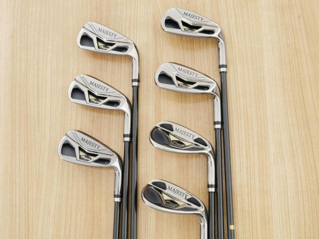 Iron set : Maruman : ชุดเหล็ก Maruman Majesty Royale (รุ่นท๊อปสุด ปี 2022 ของใหม่ 9 หมื่นบาท) มีเหล็ก 7-10,Pw,Aw,Sw (7 ชิ้น เบอร์ 7 ตีระยะเท่าเบอร์ 6 ของรุ่นอื่น) ก้านกราไฟต์ Flex R