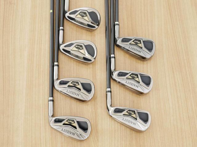 Iron set : Maruman : ชุดเหล็ก Maruman Majesty Royale (รุ่นท๊อปสุด ปี 2022 ของใหม่ 9 หมื่นบาท) มีเหล็ก 7-10,Pw,Aw,Sw (7 ชิ้น เบอร์ 7 ตีระยะเท่าเบอร์ 6 ของรุ่นอื่น) ก้านกราไฟต์ Flex R