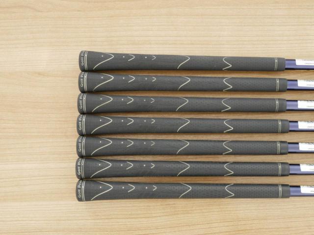 Iron set : Maruman : ชุดเหล็ก Maruman Majesty Royale (รุ่นท๊อปสุด ปี 2022 ของใหม่ 9 หมื่นบาท) มีเหล็ก 7-10,Pw,Aw,Sw (7 ชิ้น เบอร์ 7 ตีระยะเท่าเบอร์ 6 ของรุ่นอื่น) ก้านกราไฟต์ Flex R