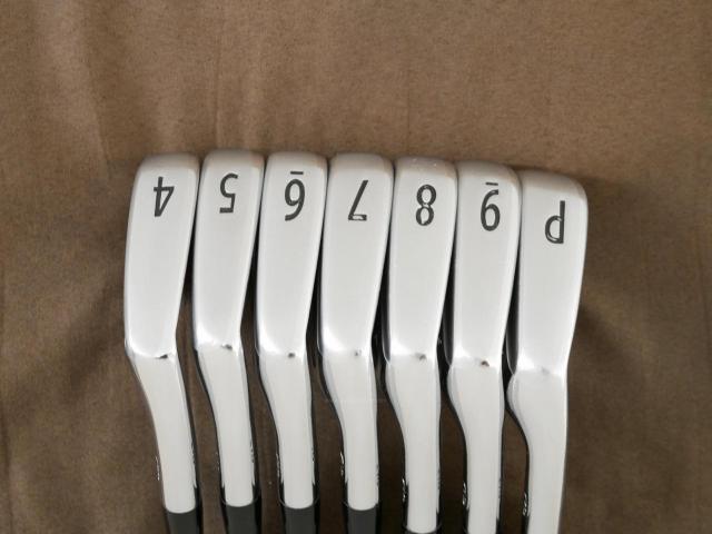 Iron set : Titleist : ชุดเหล็ก Titleist AP2 710 Forged มีเหล็ก 4-Pw (7 ชิ้น) ก้านเหล็ก Dynamic Gold S200